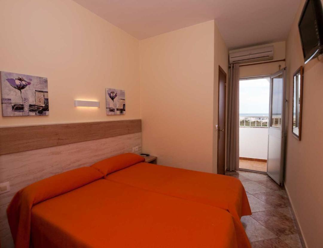 Hostal Sonrisa Del Mar Кониль-де-ла-Фронтера Экстерьер фото
