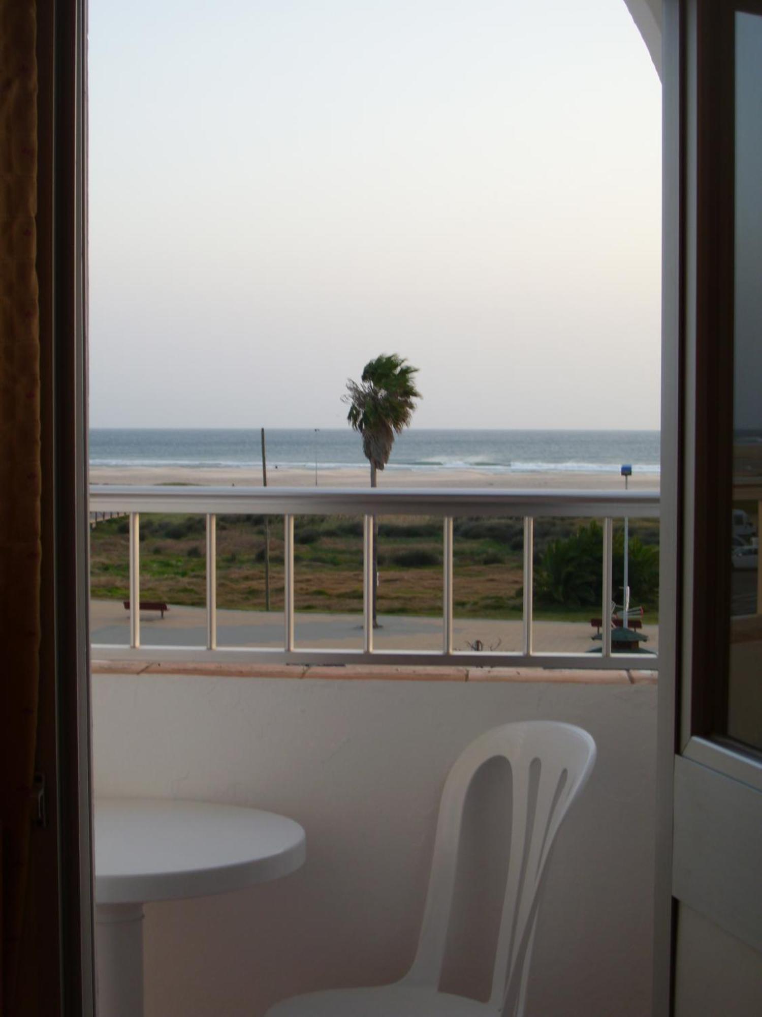 Hostal Sonrisa Del Mar Кониль-де-ла-Фронтера Экстерьер фото
