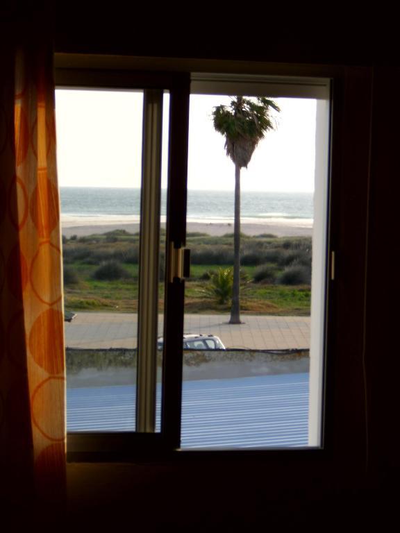 Hostal Sonrisa Del Mar Кониль-де-ла-Фронтера Номер фото